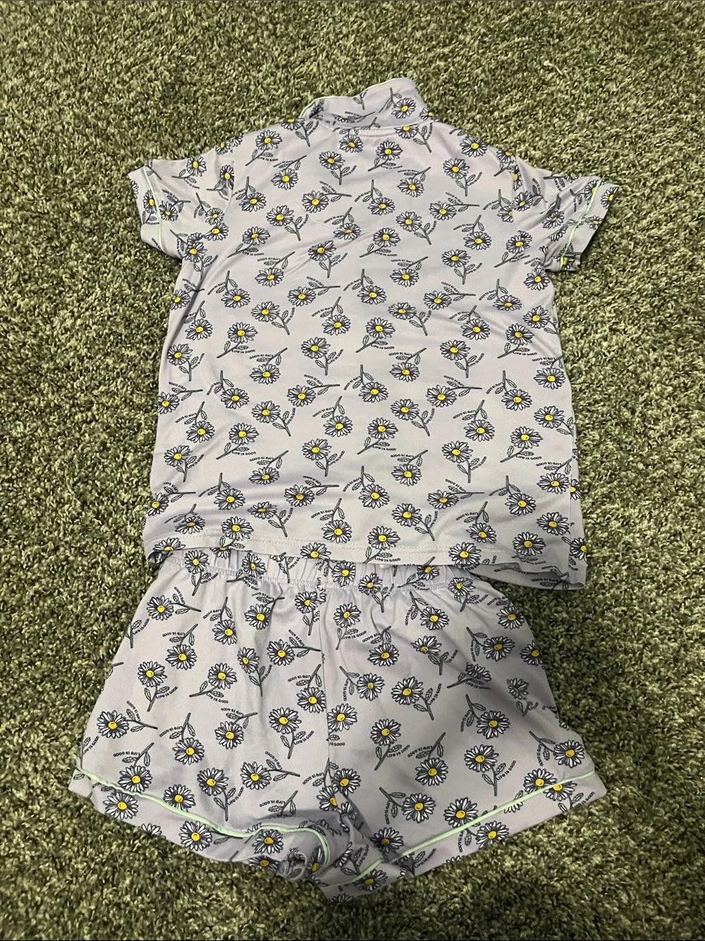 Life Is Good Lavender Daisy Short Sleeve Pajama Set